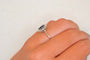 https://cdn.shopify.com/s/files/1/0963/7950/2920/files/bague-marquise-vintage-or-blanc.jpg?v=1787667013