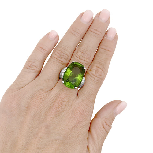 Bague 55 Adler - Bague en or blanc, péridot et diamants 58 Facettes 35859