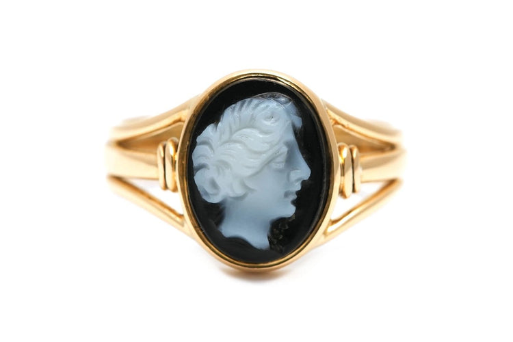 46 Bague Art déco en or jaune 18 carats et camée en agate 58 Facettes 23944
