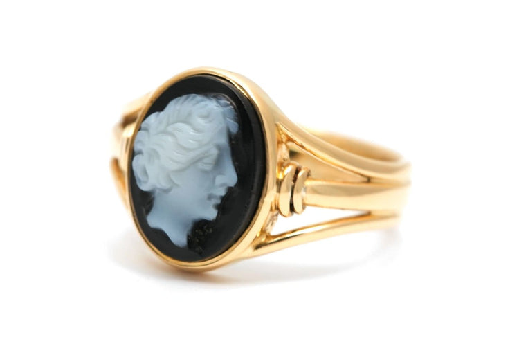 46 Bague Art déco en or jaune 18 carats et camée en agate 58 Facettes 23944