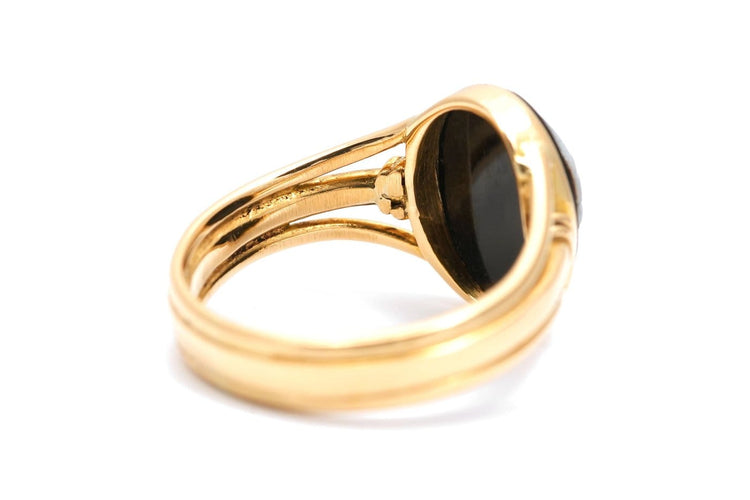 46 Bague Art déco en or jaune 18 carats et camée en agate 58 Facettes 23944