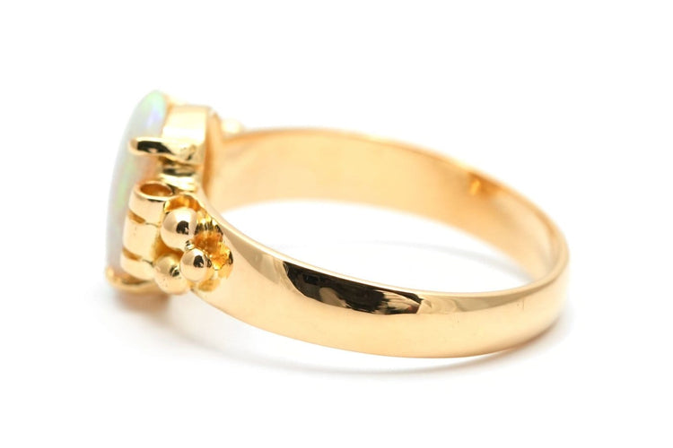 49 Bague contemporaine en or jaune 18 carats et opale 58 Facettes 23943