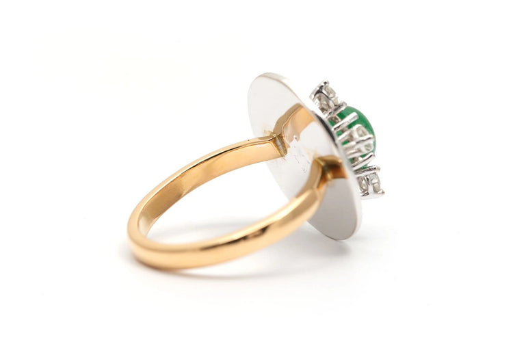 51 Années 70 - Bague en or jaune et blanc, émeraude et diamants 58 Facettes B903