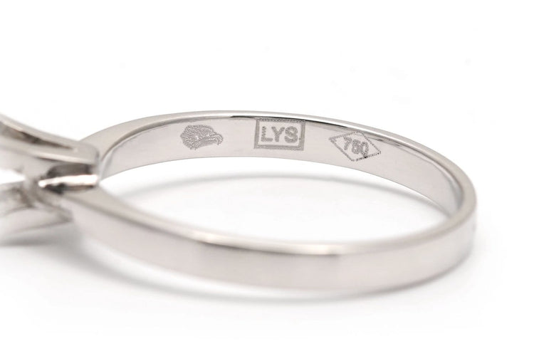 54 Bague contemporaine en or blanc et diamant taille baguette 58 Facettes B908
