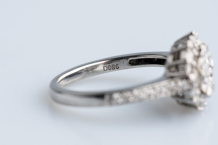 Bague 51 Bague chou en or blanc 18K et diamants 2,16 ct 58 Facettes BGCHOUCC1531-107