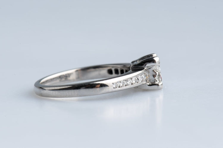 Bague 51 Bague diamants princesse et brillants en or blanc 18K 58 Facettes BGMAUBDOC768-107