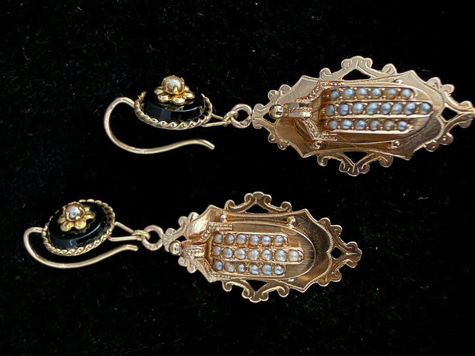Napoléon III - Pendants d’oreilles en or rose et jaune, onyx et perles fines 58 Facettes bague01