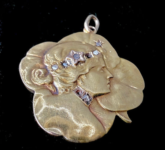 Art Nouveau - Pendentif en or jaune 18 ct et diamants 58 Facettes Pendentif 01