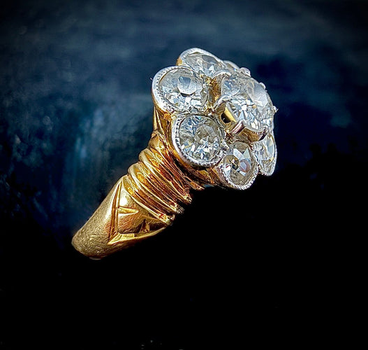 55 Art Nouveau - Bague marguerite en or jaune et diamants 58 Facettes Bague 011