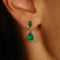 Boucles d'oreilles pendantes en or jaune 14 ct, émeraudes et diamants 58 Facettes E0041