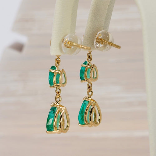 Boucles d'oreilles pendantes en or jaune 14 ct, émeraudes et diamants 58 Facettes E0042