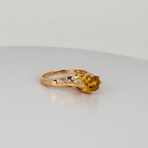 https://cdn.shopify.com/s/files/1/0829/5212/6812/files/VintageRingGoldwithOvalCitrien.jpg?v=1787768560