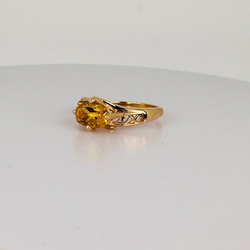 https://cdn.shopify.com/s/files/1/0829/5212/6812/files/VintageRingGoldwithOvalCitrien3.jpg?v=1787768560