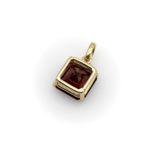 Pendentif Signature - Pendentif grenat de Tanzanie en or 14K 58 Facettes 11201
