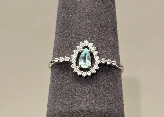 57 Bague en or blanc 18K avec tourmaline Paraiba et diamants 58 Facettes ANELLO 002