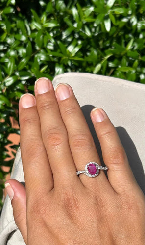 Bague 52 Bague en or blanc avec rubis birman et diamants 58 Facettes ANELLO RUBY BURMA