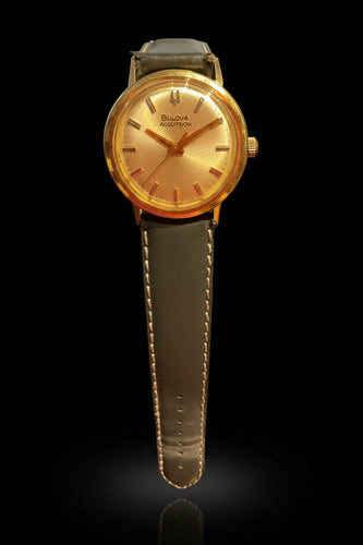 Montre Bulova Accutron - Montre Calibre 214H en or 18K 58 Facettes