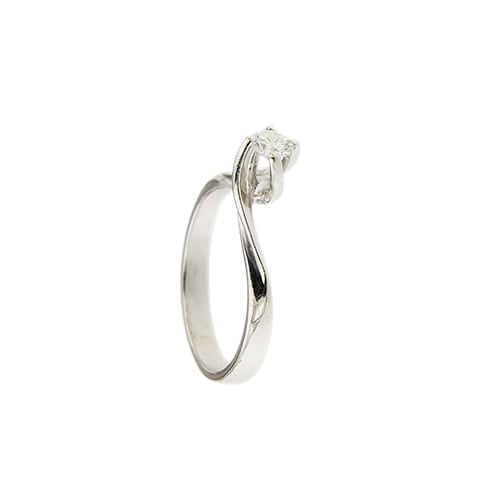 54 Bague solitaire contrariée Valentino en or blanc et diamant 0,24 ct 58 Facettes 40325