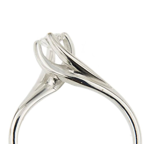 54 Bague solitaire contrariée Valentino en or blanc et diamant 0,24 ct 58 Facettes 40325