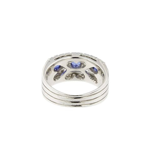 54 Bague bandeau en or blanc, saphirs et diamants 58 Facettes 28841
