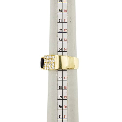 56 Bague bandeau en or jaune 18 ct, saphir et diamants 58 Facettes 14079