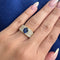 56 Bague bandeau en or jaune 18 ct, saphir et diamants 58 Facettes 14079