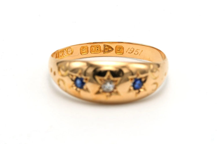 57 Bague Art déco en or jaune 18 ct, diamant et saphirs 58 Facettes B832