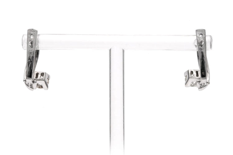 Boucles d'oreilles contemporaines en or blanc 18 carats et diamants 58 Facettes 23783