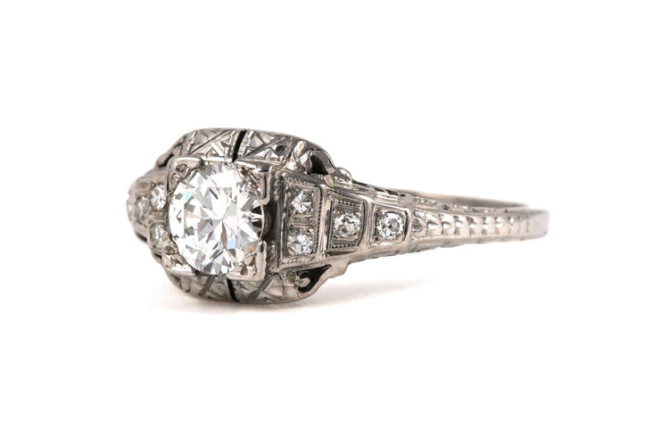 54 Bague Art déco en or blanc et diamants 58 Facettes 23845
