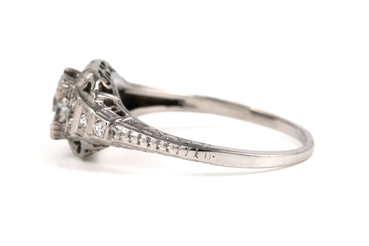 54 Bague Art déco en or blanc et diamants 58 Facettes 23845