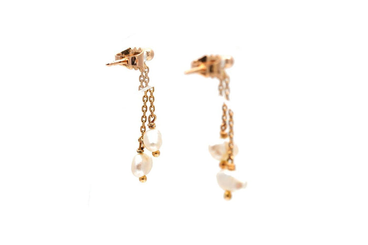 Boucles d'oreilles Boucles d'oreilles contemporaines en or jaune 18 carats et perles 58 Facettes 24013