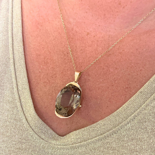 Pendentif en or jaune et quartz fumé ovale 58 Facettes F42-2