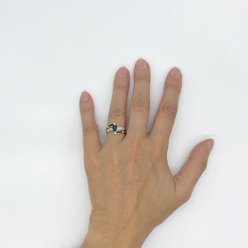 Bague 53 Bague en or jaune, saphirs et diamants 58 Facettes Z15B51848