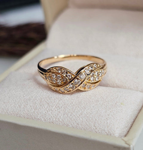 54 Bague vintage en or jaune et diamants 58 Facettes 761