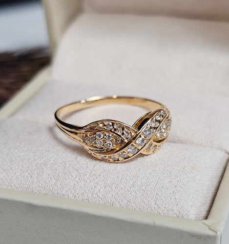 54 Bague vintage en or jaune et diamants 58 Facettes 761