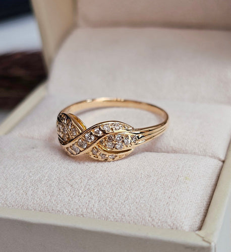 54 Bague vintage en or jaune et diamants 58 Facettes 761