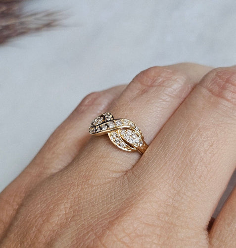 54 Bague vintage en or jaune et diamants 58 Facettes 761