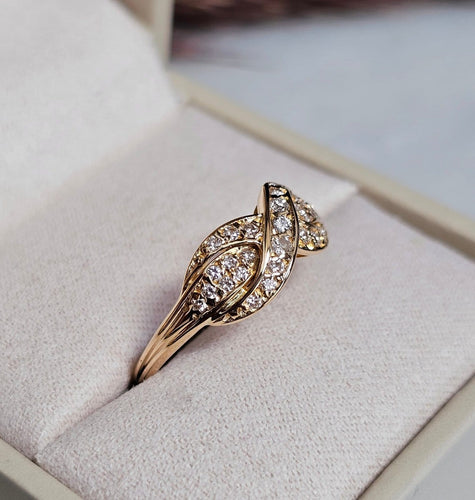 54 Bague vintage en or jaune et diamants 58 Facettes 761