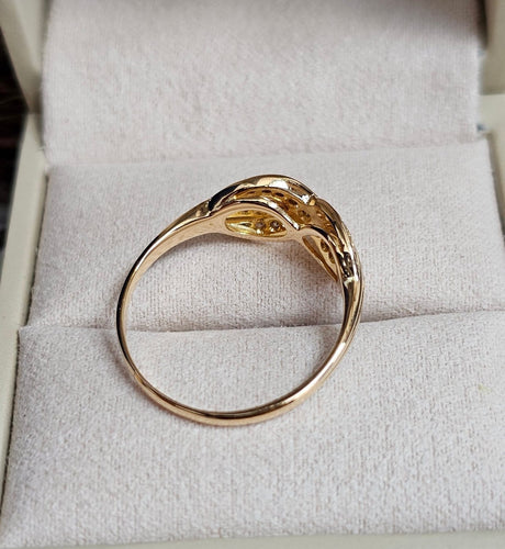 54 Bague vintage en or jaune et diamants 58 Facettes 761