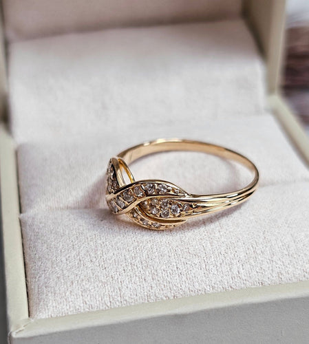 54 Bague vintage en or jaune et diamants 58 Facettes 761