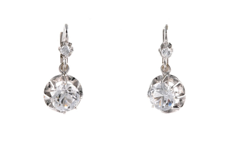 Boucles d'oreilles Boucles d'oreilles en or blanc 18 carats serties de zirconiums 58 Facettes B893
