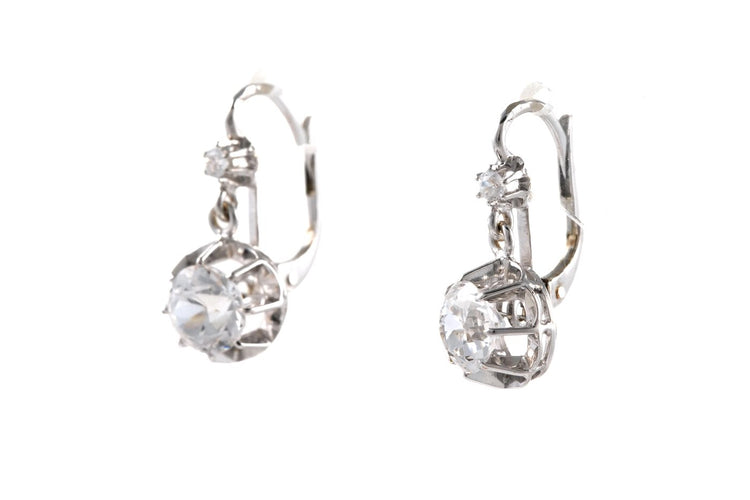 Boucles d'oreilles Boucles d'oreilles en or blanc 18 carats serties de zirconiums 58 Facettes B893