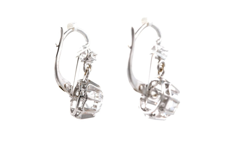 Boucles d'oreilles Boucles d'oreilles en or blanc 18 carats serties de zirconiums 58 Facettes B893
