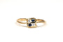 56 Bague contemporaine en or jaune 18 carats, saphirs et diamants 58 Facettes 21791