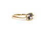 56 Bague contemporaine en or jaune 18 carats, saphirs et diamants 58 Facettes 21791