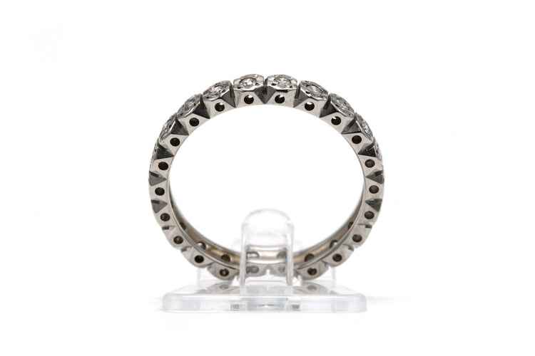Bague 51 Alliance américaine en or blanc 18 carats et diamants 58 Facettes 23718