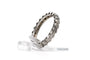 Bague 51 Alliance américaine en or blanc 18 carats et diamants 58 Facettes 23718