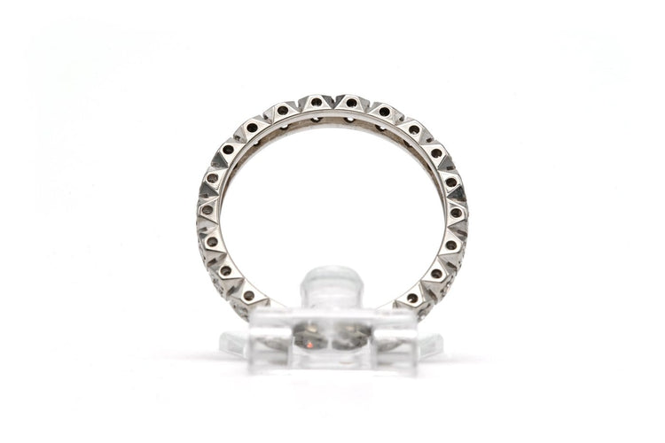 Bague 51 Alliance américaine en or blanc 18 carats et diamants 58 Facettes 23718