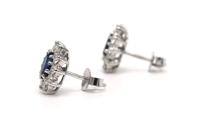 Boucles d'oreilles Boucles d'oreilles contemporaines en or blanc 18 carats, saphirs et diamants 58 Facettes 23714