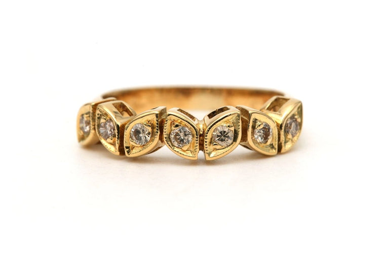 Bague 49 Bague contemporaine en or jaune et diamants 58 Facettes 23830